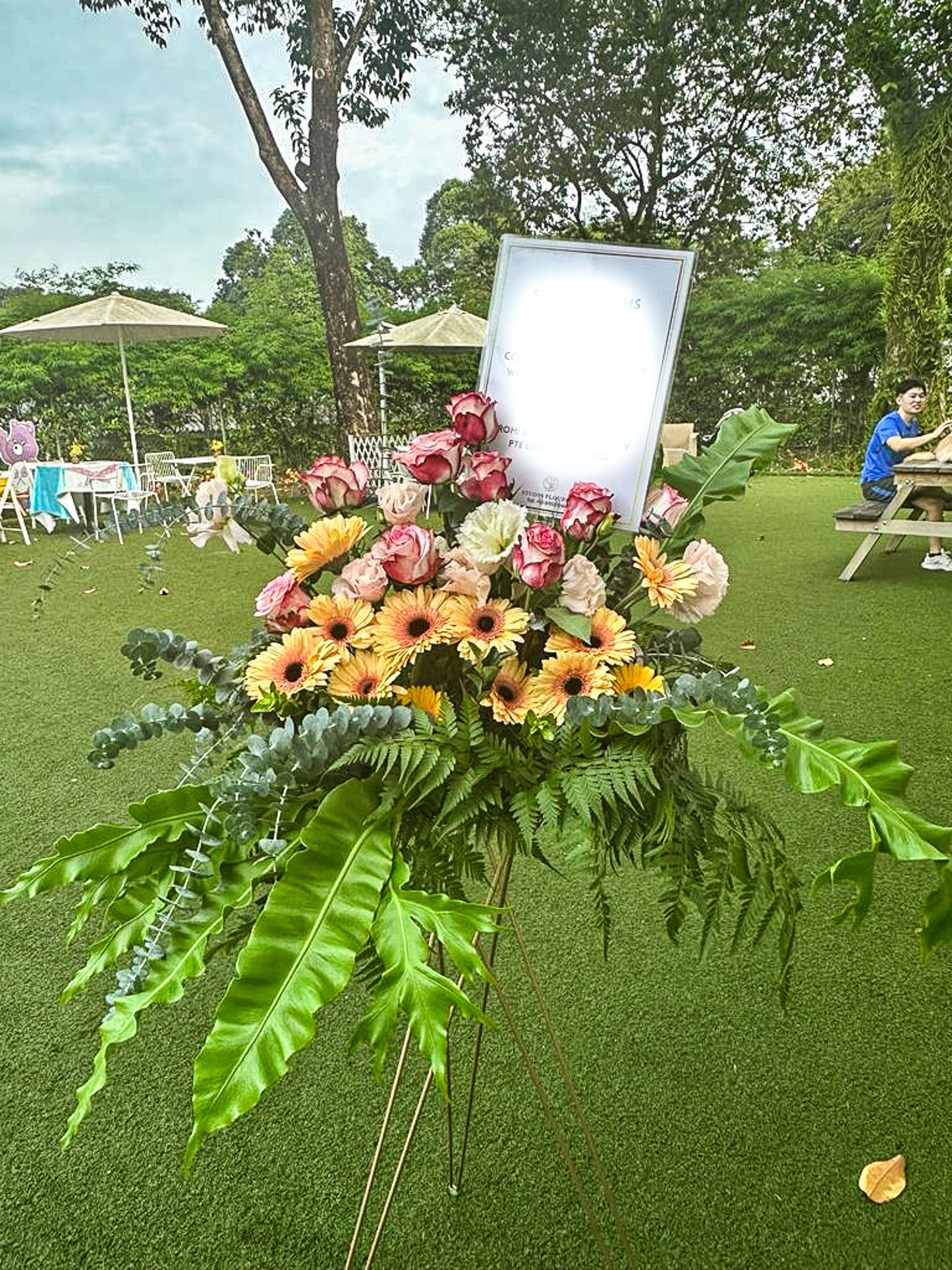 Success Overflowing Congratulatory Stand