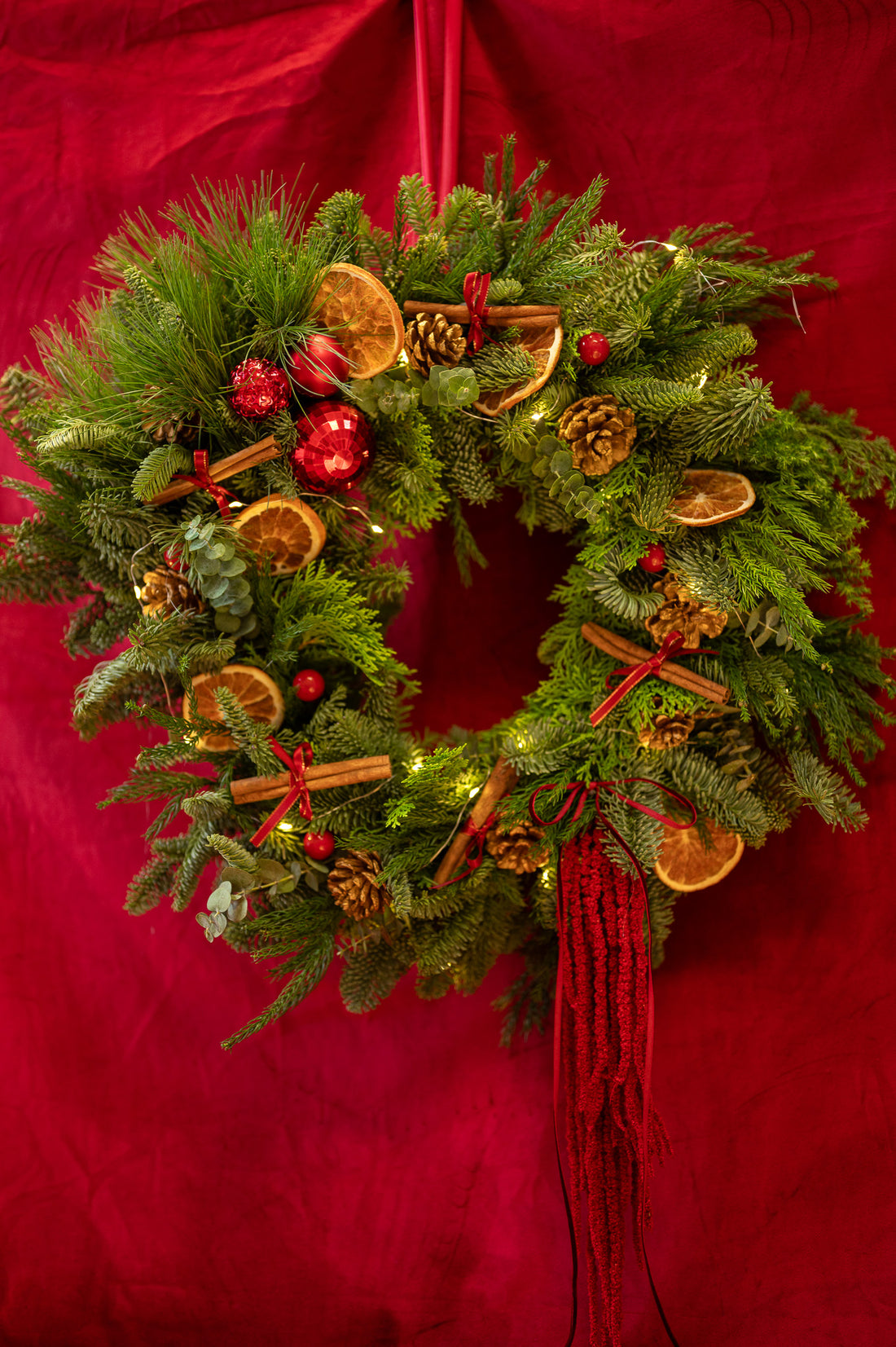 Cozy Little Christmas : The Timeless Charm of Christmas Wreaths History and Styling Tips