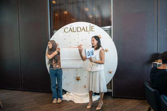 Enchanting Christmas Elegance: A White & Gold Event Styling and Gift-Wrapping Workshop with Caudalie