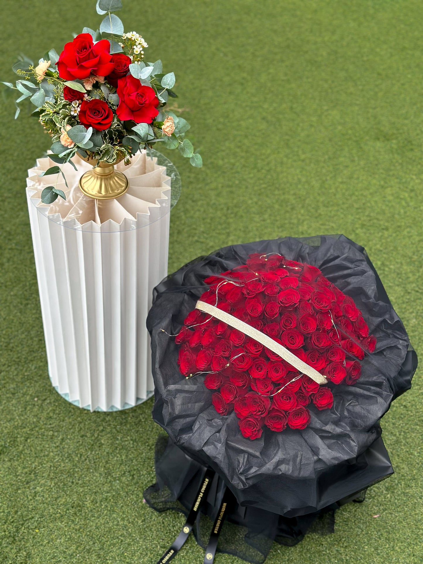 99 Roses – studioflourish